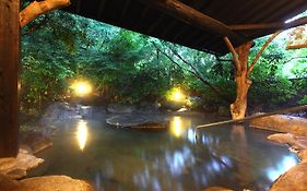 小田温泉　静寂な森の宿　山しのぶ